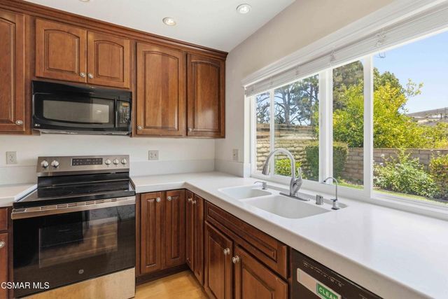 2202 Park Place, Thousand Oaks, CA 91362