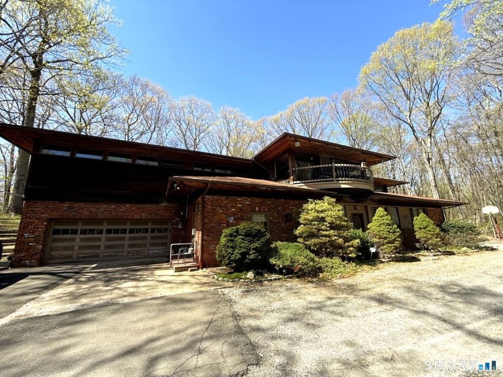 345 Rimmon Road, Woodbridge, CT 06525