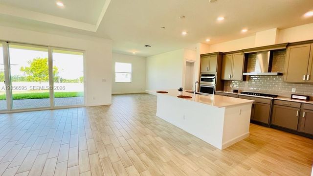 1097 Haywagon Trail 1097, Loxahatchee, FL 33470