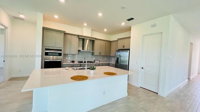 1097 Haywagon Trail 1097, Loxahatchee, FL 33470