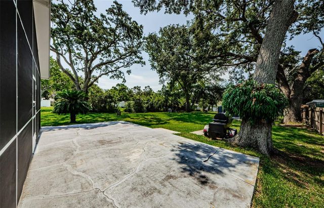 2263 CURTIS DRIVE N, Clearwater, FL 33764