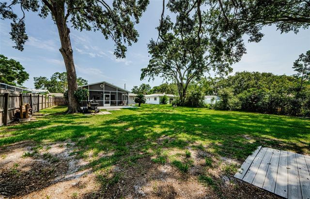 2263 CURTIS DRIVE N, Clearwater, FL 33764