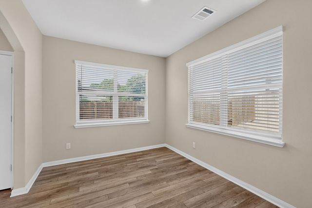504 Cross Ridge Circle N, Fort Worth, TX 76120