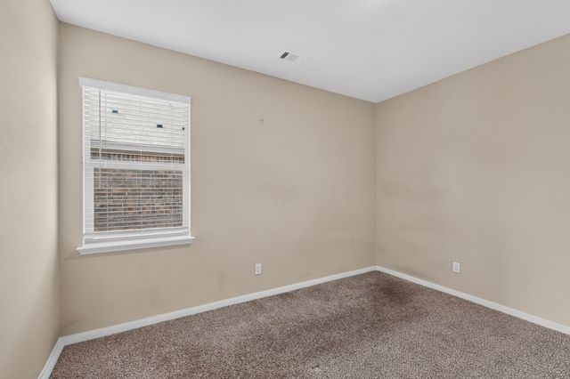 504 Cross Ridge Circle N, Fort Worth, TX 76120
