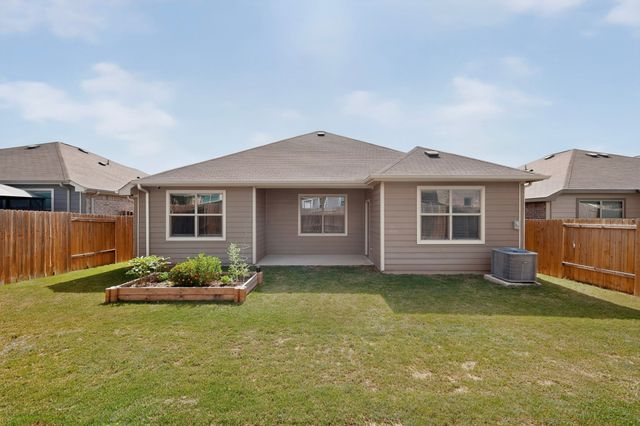 504 Cross Ridge Circle N, Fort Worth, TX 76120