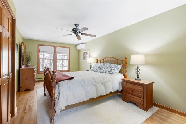 8 Griffin Rd, Franklin, MA 02038