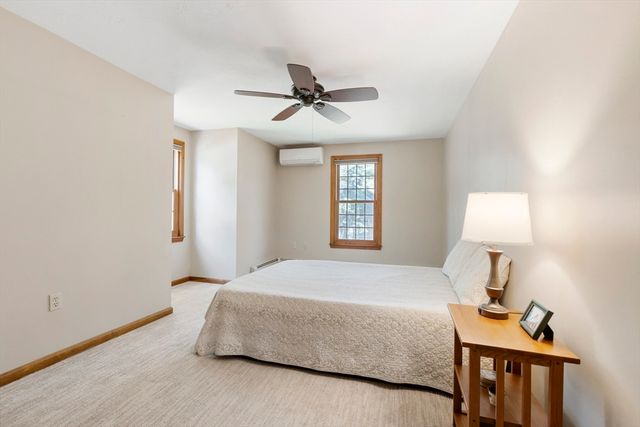 8 Griffin Rd, Franklin, MA 02038