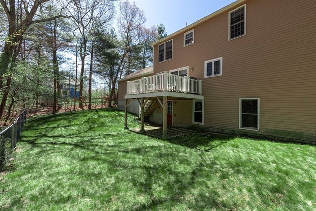 8 Griffin Rd, Franklin, MA 02038