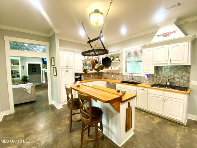 115 Pinedale Road, Terry, MS 39170