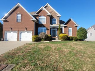 971 Willow Cir, Clarksville, TN 37043