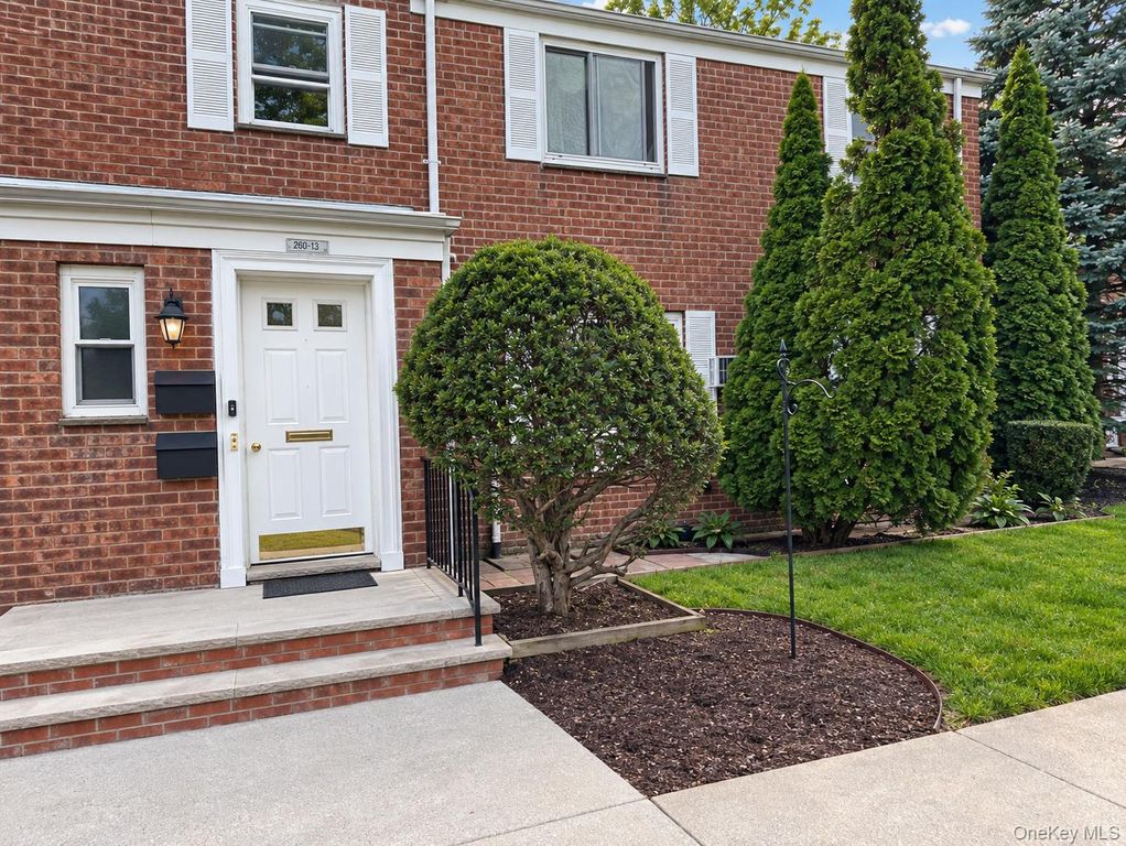 260-13 74th Avenue 1 G, Glen Oaks, NY 11004 — exterior