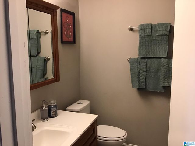 2048 WHITE POST ROAD, Hueytown, AL 35023