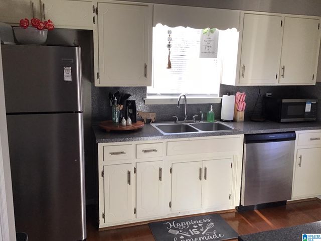 2048 WHITE POST ROAD, Hueytown, AL 35023