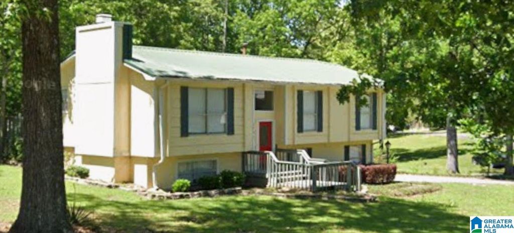 2048 WHITE POST ROAD, Hueytown, AL 35023