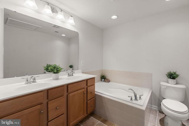 7422 WILLOW BOTTOM RD, Sykesville, MD 21784