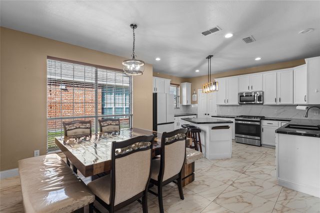 7013 Bickers Drive, Rowlett, TX 75089