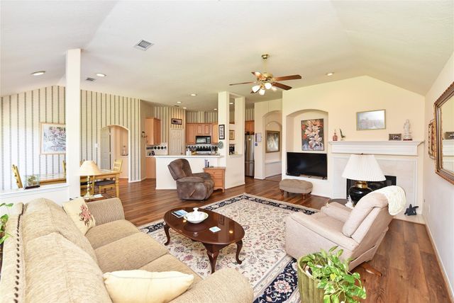 3226 Stratford Pointe Drive, Sugar Land, TX 77498