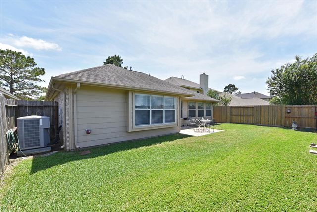 3226 Stratford Pointe Drive, Sugar Land, TX 77498