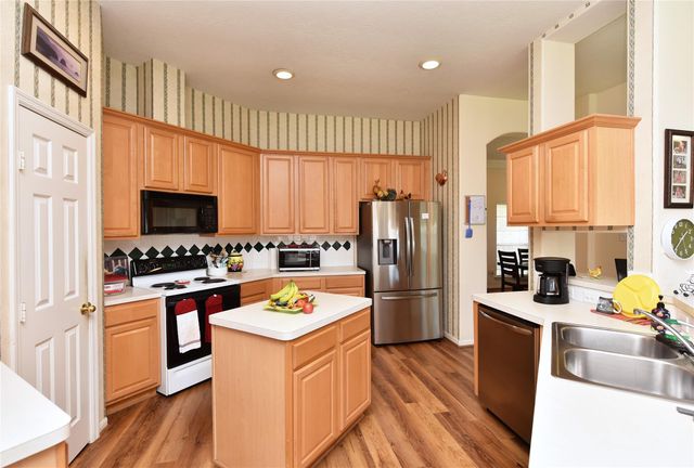 3226 Stratford Pointe Drive, Sugar Land, TX 77498