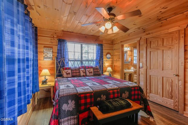 2222 Windswept View Way, Sevierville, TN 37876