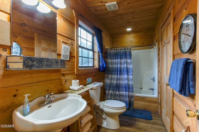 2222 Windswept View Way, Sevierville, TN 37876