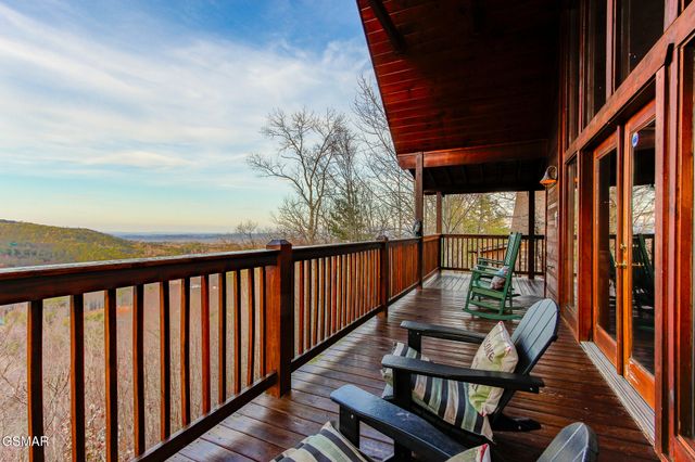 2222 Windswept View Way, Sevierville, TN 37876