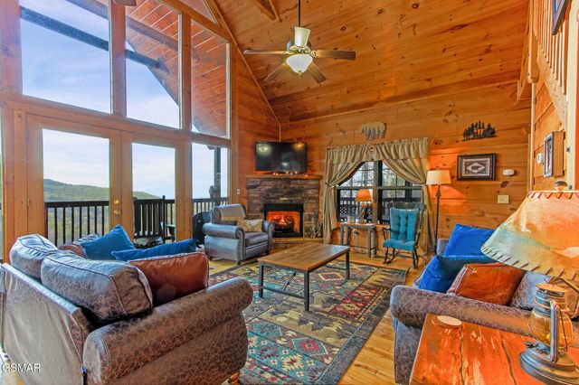 2222 Windswept View Way, Sevierville, TN 37876