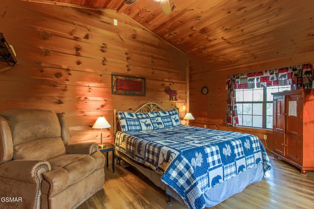 2222 Windswept View Way, Sevierville, TN 37876