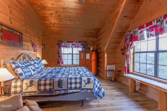 2222 Windswept View Way, Sevierville, TN 37876