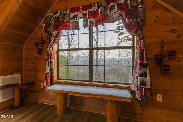 2222 Windswept View Way, Sevierville, TN 37876