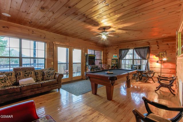 2222 Windswept View Way, Sevierville, TN 37876