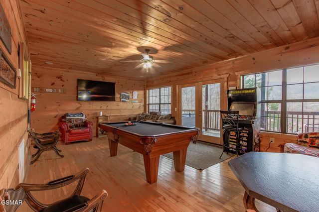 2222 Windswept View Way, Sevierville, TN 37876