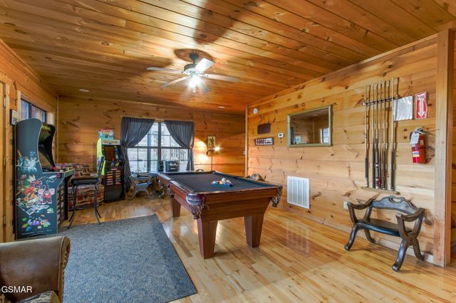 2222 Windswept View Way, Sevierville, TN 37876