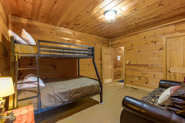 2222 Windswept View Way, Sevierville, TN 37876