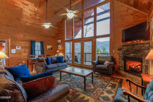 2222 Windswept View Way, Sevierville, TN 37876