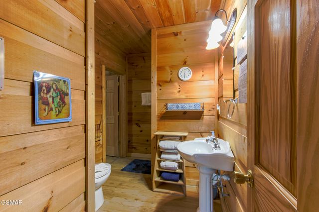 2222 Windswept View Way, Sevierville, TN 37876