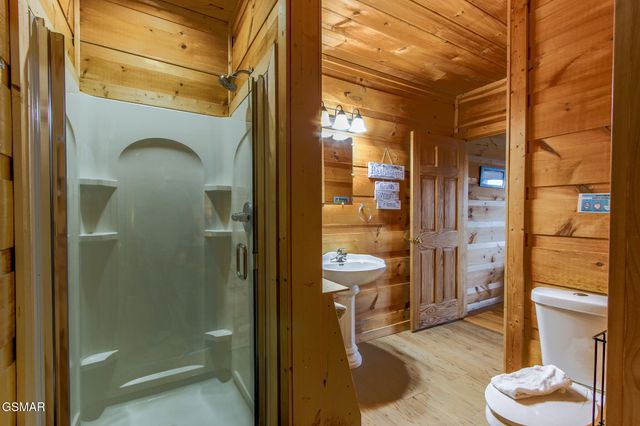 2222 Windswept View Way, Sevierville, TN 37876