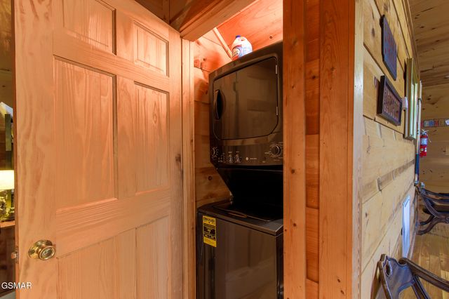 2222 Windswept View Way, Sevierville, TN 37876