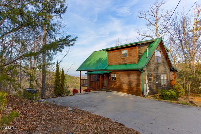 2222 Windswept View Way, Sevierville, TN 37876