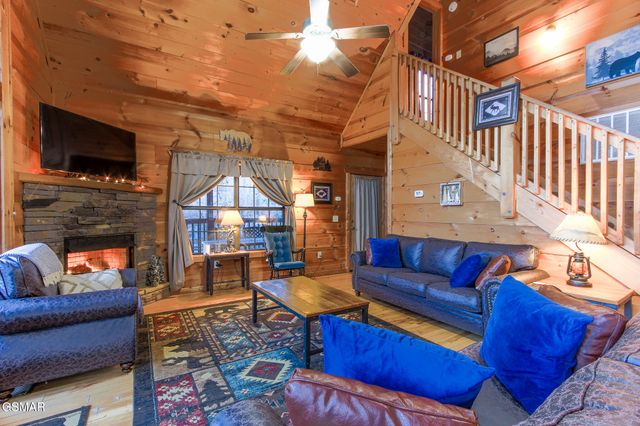 2222 Windswept View Way, Sevierville, TN 37876