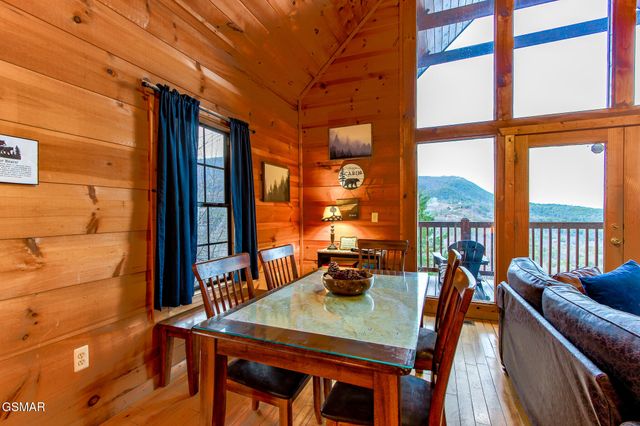 2222 Windswept View Way, Sevierville, TN 37876