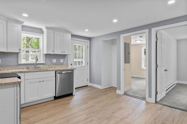 153 Dunns Pond Rd, Barnstable, MA 02601