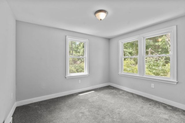 153 Dunns Pond Rd, Barnstable, MA 02601