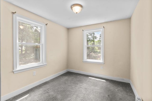 153 Dunns Pond Rd, Barnstable, MA 02601