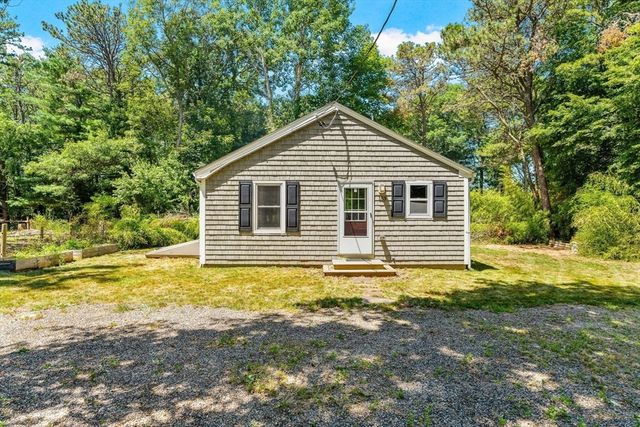 153 Dunns Pond Rd, Barnstable, MA 02601
