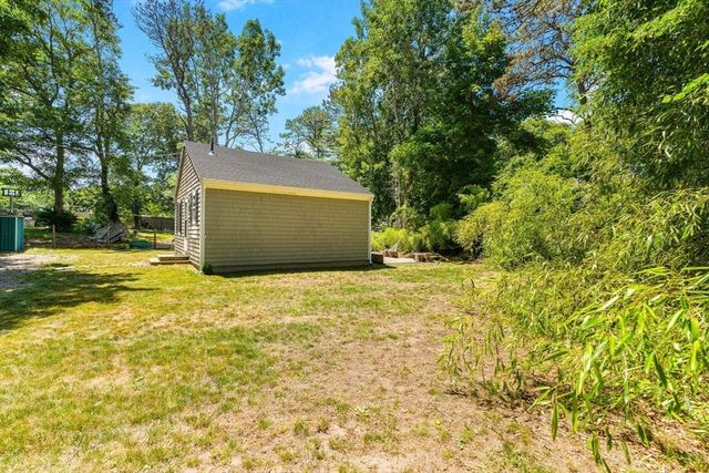 153 Dunns Pond Rd, Barnstable, MA 02601