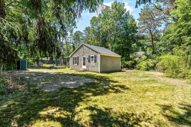 153 Dunns Pond Rd, Barnstable, MA 02601