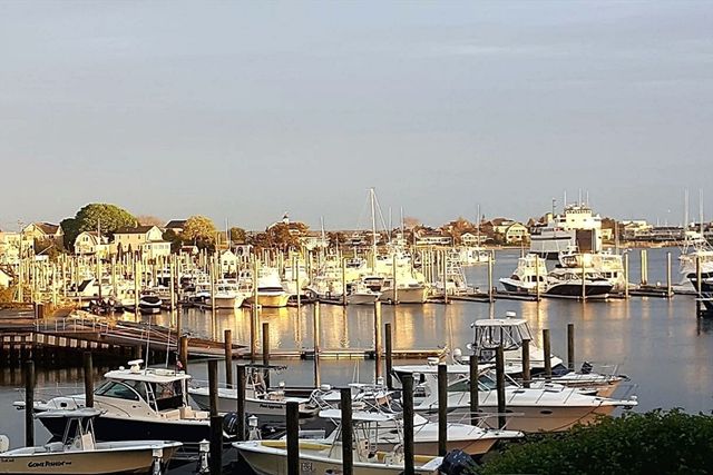 153 Dunns Pond Rd, Barnstable, MA 02601