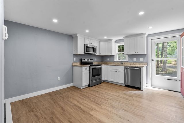153 Dunns Pond Rd, Barnstable, MA 02601