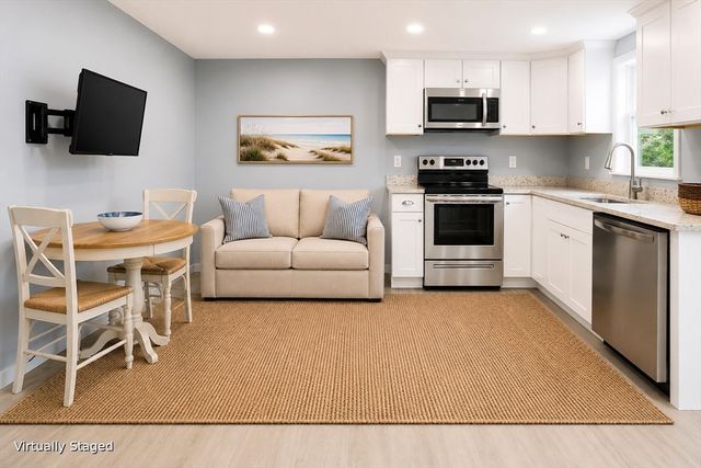 153 Dunns Pond Rd, Barnstable, MA 02601